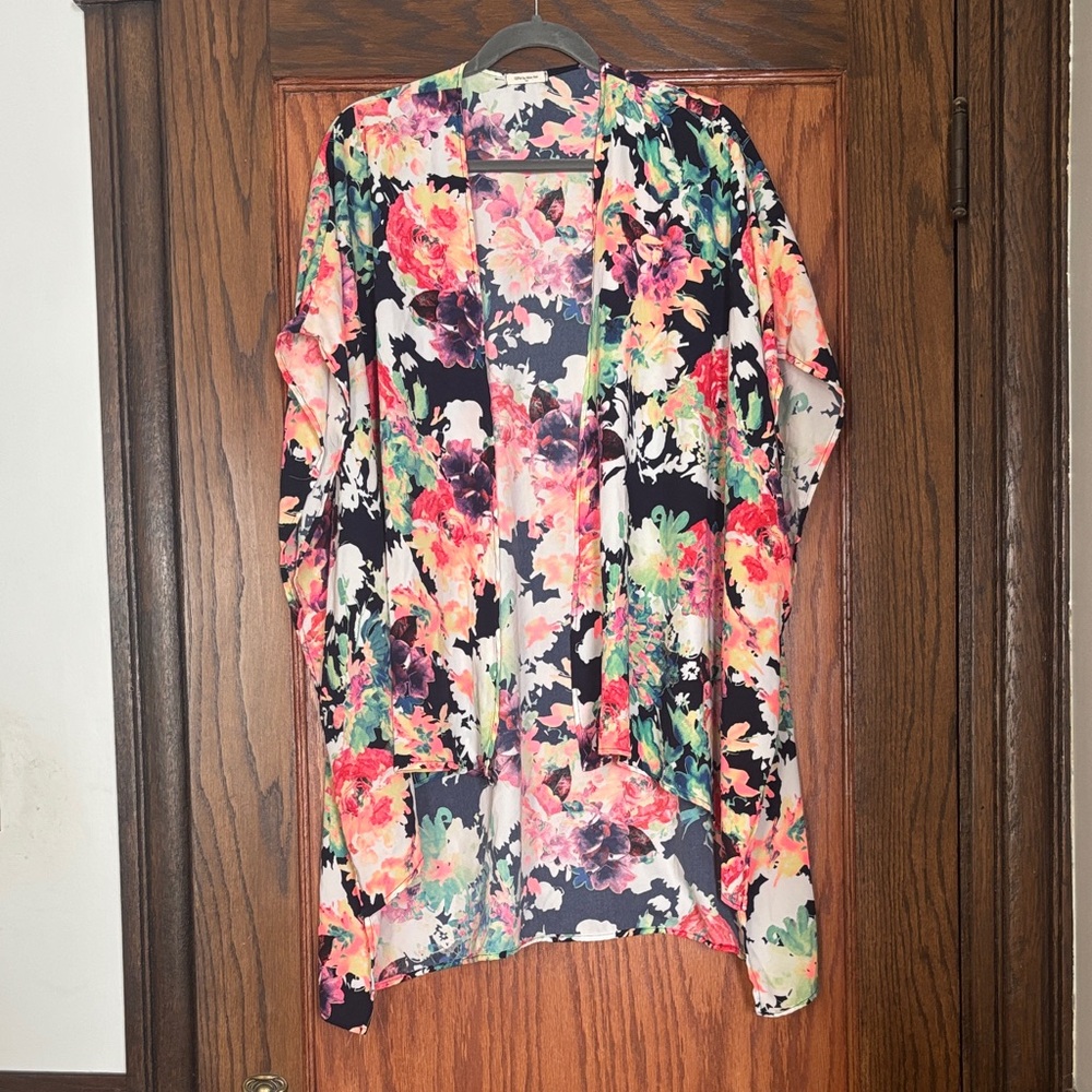 12 PM By Mon Ami Navy and Pink Floral coverup / Kimono